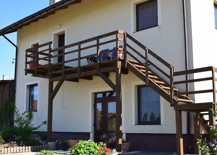 Nad Jeziorem Farm stay *